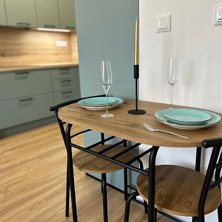 Cozy 1-Bedroom Condo Miloslavov Εξωτερικό φωτογραφία