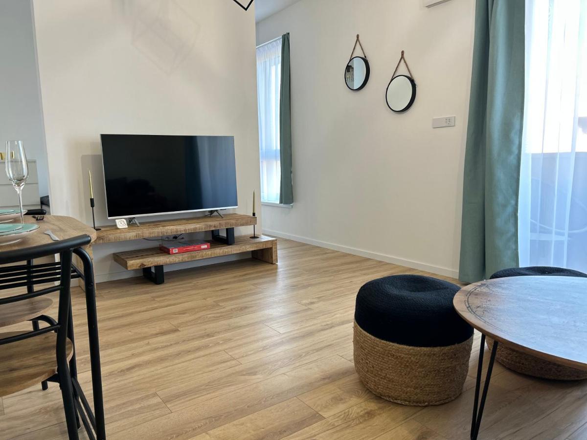 Cozy 1-Bedroom Condo Miloslavov Εξωτερικό φωτογραφία